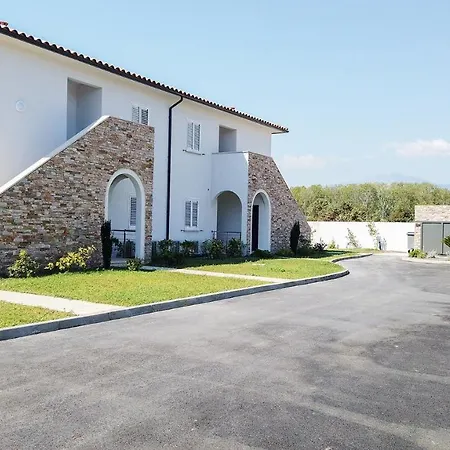 A Suara Linda Lejlighed